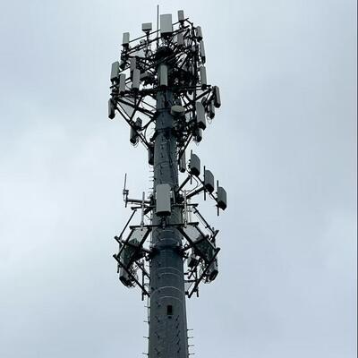 20 35M Monopole 5G Millimeterwellen-Kleinzellenmasten, kompaktes Design für städtische Gebiete mit hoher Dichte