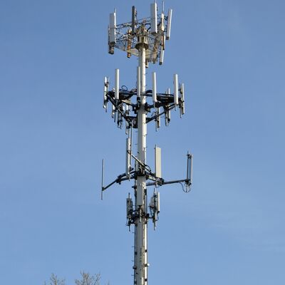 13 22 30 Meter integrierter Plattform-Monopol-Kommunikationsturm für Krankenhauskomplex
