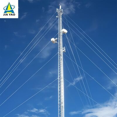33 60 m hoher, windanpassbarer abgespannter Mast, kostengünstig für ländliche Breitbandversorgung