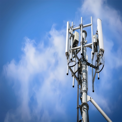 25 m, 30 m, 40 m leichter Monopolturm auf dem Dach für die städtische 5G-Kleinzellenverdichtung mit kleiner Grundfläche und verzinktem Stahl