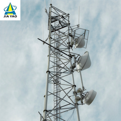 Robuster, dreibeiniger Stahlgittermast für die Kommunikation in abgelegenen Bergbaugebieten, 4G-5G-Basisstation Q345B, feuerverzinkter, windbeständiger Mast