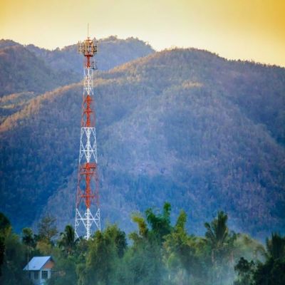 4 Bein Winkel Stahl Eisen Selbsttragende Telekommunikationsgitterturm &amp; Internet-ISP Wireless 5G Antennenturm