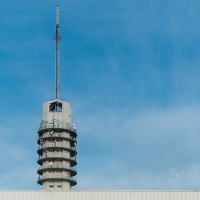 3 Beinige Rohrstahlturm auf dem Dach
