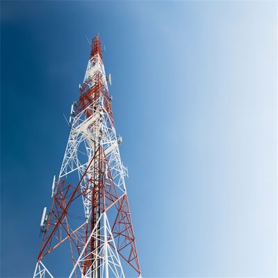 30m 40m 45m 50m 60m 80m Mikrowellen selbsttragende Gitterturm 3 Bein Winkel Stahl Antenne Telekommunikationsturm
