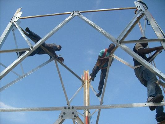 5 10 15 20 25 30 M Selbsttragende Verzinkte Winkelstahl 3 Bein Turm 5-100M