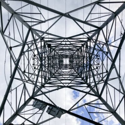 Elektrische Energie Hochspannung Übertragung Turm Stahlpol Antenne Monopol Turm