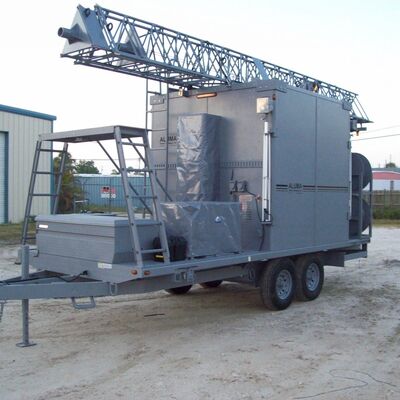 24m 25m 30m Mobilwagen Anhänger Montierte Beleuchtung Rohrzelle auf Rädern Teleskopgitter Antenne Kommunikationsturm Mast