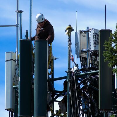 Monopole Tower Telekommunikationsturm mit einer Spannfestigkeit von 360 bis 630 Megapascals für eine höhere Haltbarkeit
