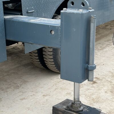 Schwerlast-Teleskopturm mit einer vertikalen Abweichung von weniger als einem pro Tausend und Leistung für Kommunikations- und Beleuchtungsaufgaben