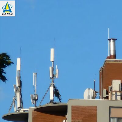 25 m, 30 m, 40 m leichter Monopolturm auf dem Dach für die städtische 5G-Kleinzellenverdichtung mit kleiner Grundfläche und verzinktem Stahl