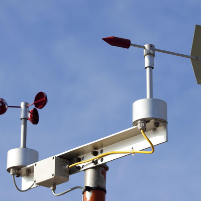 Hochfester, abgespannter Gitter-Anemometerturm von 60 bis 100 m Höhe mit mehrstufigen Sensorhalterungen für die Ressourcenbewertung von Windparks